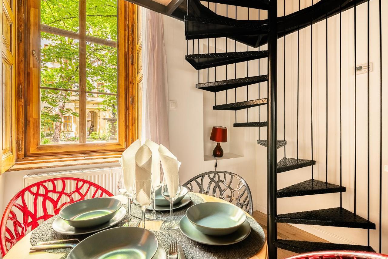 Liszt Designer 2bedroom Center דירה בודפשט