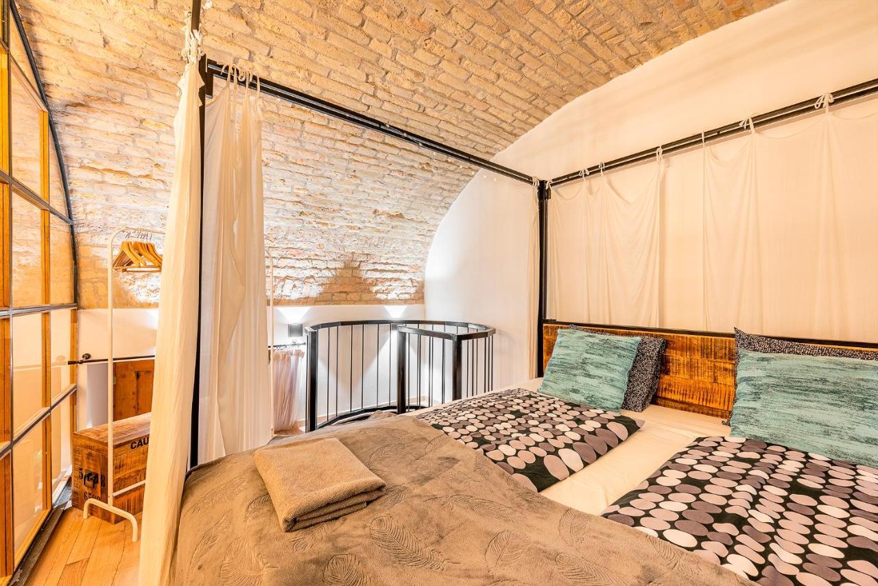 Liszt Designer 2bedroom Center בודפשט